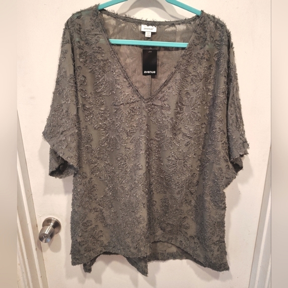 Avenue NWT Forest Khaki Sheer Floral Burnout Top  22/24 Casual Work Event Artsy - Picture 1 of 8